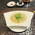 中国飯店 春秋 - 鴨肉と豆腐と板春雨のスープ