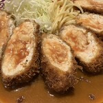 亜茂礼 - チキンロールにチーズとカクテルソース？入り✨
