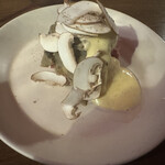 富士屋本店 日本橋浜町 - 自家製コンビーフとマッシュルームのポテサラ