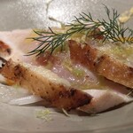 とり茶太郎 - 名古屋コーチン胸たたき、手前210日、奥365日