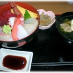 どんぶり亭 まつもと - H25.11 海鮮丼　780円