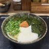 本格派博多うどん はし田たい吉 - 料理写真:梅とろわかめうどん（かしわ天付き）¥1030