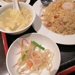 上海縁 - スープ　副菜も美味しい