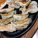 鉄人 餃子坊 - ミックス餃子10個入り