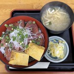 銀泉 - 料理写真:まぐろ漬け丼 1,100円