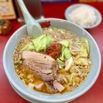 ラーメン山岡家 - 旨辛スタミナらーめん半ライスセット普通盛¥1050。