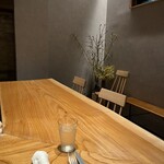 フレンチ バー サンジャック - カウターだけのお店です。全部で7席だったかな⁈