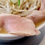 麺屋　たか - 鶏レアチャーシューはとても柔らかい