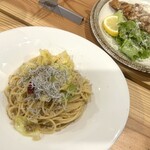 UBRIACO - ペペロンチーノ〈パスタランチ(1,600円税込)〉   カツレツ(メインランチ(1,600円税込)〉