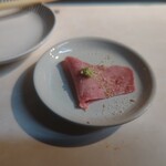 生ホルモン処 おさむちゃん。 - まずは刺身　わさびで