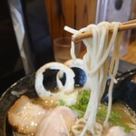 らーめん専門 和海 - 麺リフト♡(*´・ω-)b♡女性でも,喉が辛くない太さの麺でしたょ♪