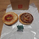 ドムドム ハンバーガー - ハンバーガー　290円　パッカーン！