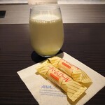 ANA スイートラウンジ - 青汁ミルク