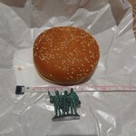 ドムドム ハンバーガー - ハンバーガー　290円　直径10cm