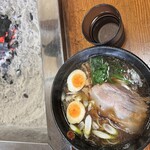 麺屋 十石 - ☆醬油ラーメン 味玉トッピング　炭火赤く！