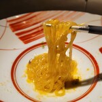 表参道 HYENE - チャプチェ 雲丹 韓国料理名だが、味はイタリアンに近い。旨味の強い雲丹の濃厚なソースにまた、カラスミが合う