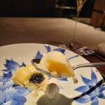 表参道 HYENE - 二年熟成メークイーンハルキャビア アンチョビ  中がトロり。