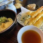 大右衛門うどん - 天ぷらセットぶっかけうどん(冷)大盛り¥1,150