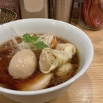 麺や 田むら - ワンタン麺(お友達味玉サービス付き)