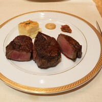 三田牛竈炭火焼 ウェスタ - 取り分けてイチボ100g,サーロイン160ｇ、タン50ｇ