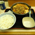 Yoshinoya - ...「牛チゲ鍋膳 大盛（680円）」、コレは辛い！牛すき鍋膳が正解？！