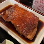 魚とら - 煮魚 この日は金目鯛 草履みたいな大きさ