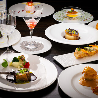 地元の旬野菜や海鮮を生かし、和要素も織り交ぜたフレンチコース