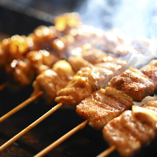 『秘伝のタレ×こだわりの炭火焼き』でお作りする旨い焼きとり