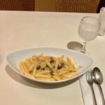 トラットリア・イタリア - ツナとシメジのトマトクリームソースショートパスタランチ1,400円