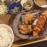 酒スタンド 魚蔵 - 日替わり唐揚げ+白身魚