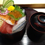 すし椿 - 海鮮丼 1980円 シャリ大盛無料