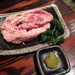 焼肉ホルモン 新井屋 - ハラミ一本焼き