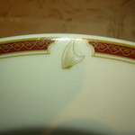 筑紫樓 - お皿も”ふかひれマーク”入り