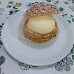 MAISON GIVRÉE - シュークリーム　250円