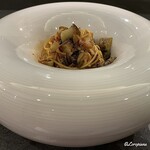 カーサ・デル・チーボ - 蝦夷あわびと青螺貝のトマトソースで味わうマッケロンチーニ ディ カンポフィオーネ