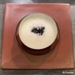 カーサ・デル・チーボ - トピナンブールのスフォルマートと毛蟹のコンソメのスキューマとキャビア