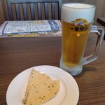 アティティ アジアンレストラン - 生ビールとパパド