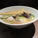 上海華龍 - 【2024.2.22(木)】本日のランチ①の海鮮つみれラーメン