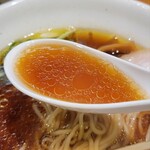 中華そば うえまち - 綺麗なスープ