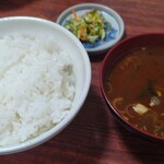 みどりや - ご飯と赤だし