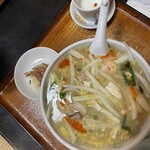 金竜中国料理店 - 酸辣湯麺