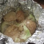 虎食堂 - 新玉ねぎとじゃがいものホイル焼き