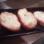 虎食堂 - ガーリックトースト