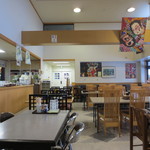 太宰らうめんと郷土料理はな - オープンしてすぐの店内