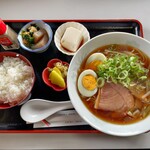 シャルマン - ラーメン定食