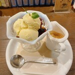 Cafe赤居文庫 - 珈琲アフォガート