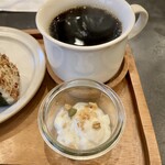 cafe de stANDu - おむすびセット・コーヒー(ホット)