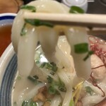 一滴八銭屋 - うどん麺リフト　麺は太麺でコシがありうんまい♡