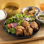 MINDE KITCHEN - MINDEランチ　950円(税込)　　　　 
                          　　　　　　　　　※月替わりと週替わりの2種類からお選びください。