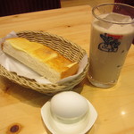 コメダ珈琲店 - アイスミルクコーヒー（無糖）＋モーニングサービス　４２０円